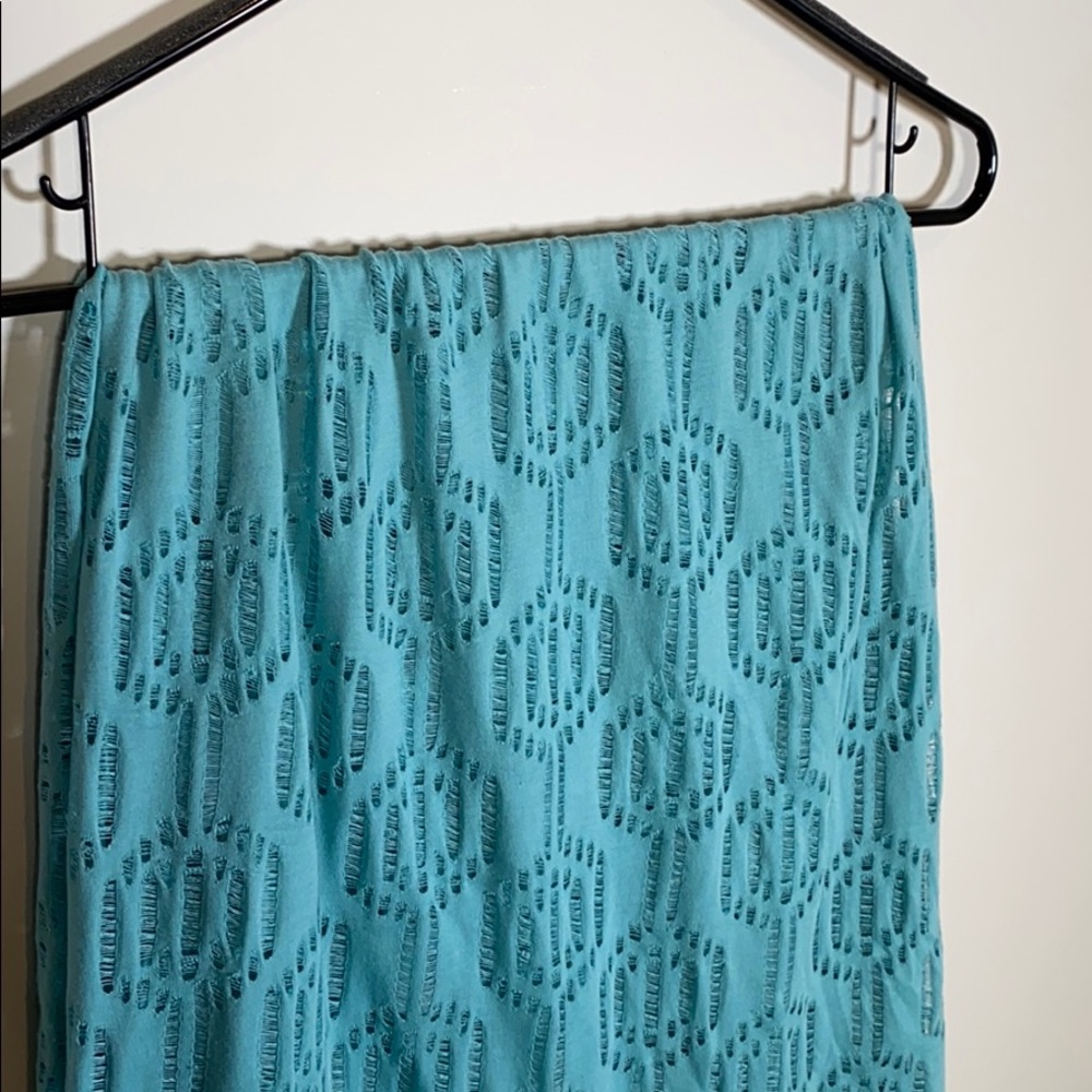 Turquoise loop scarf - Picture 2 of 4
